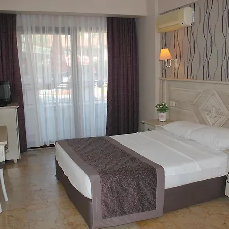 Bonjour Отель Мармарис