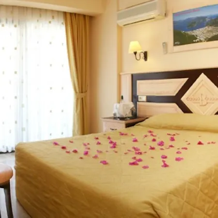 Ξενοδοχείο Bonjour 3*